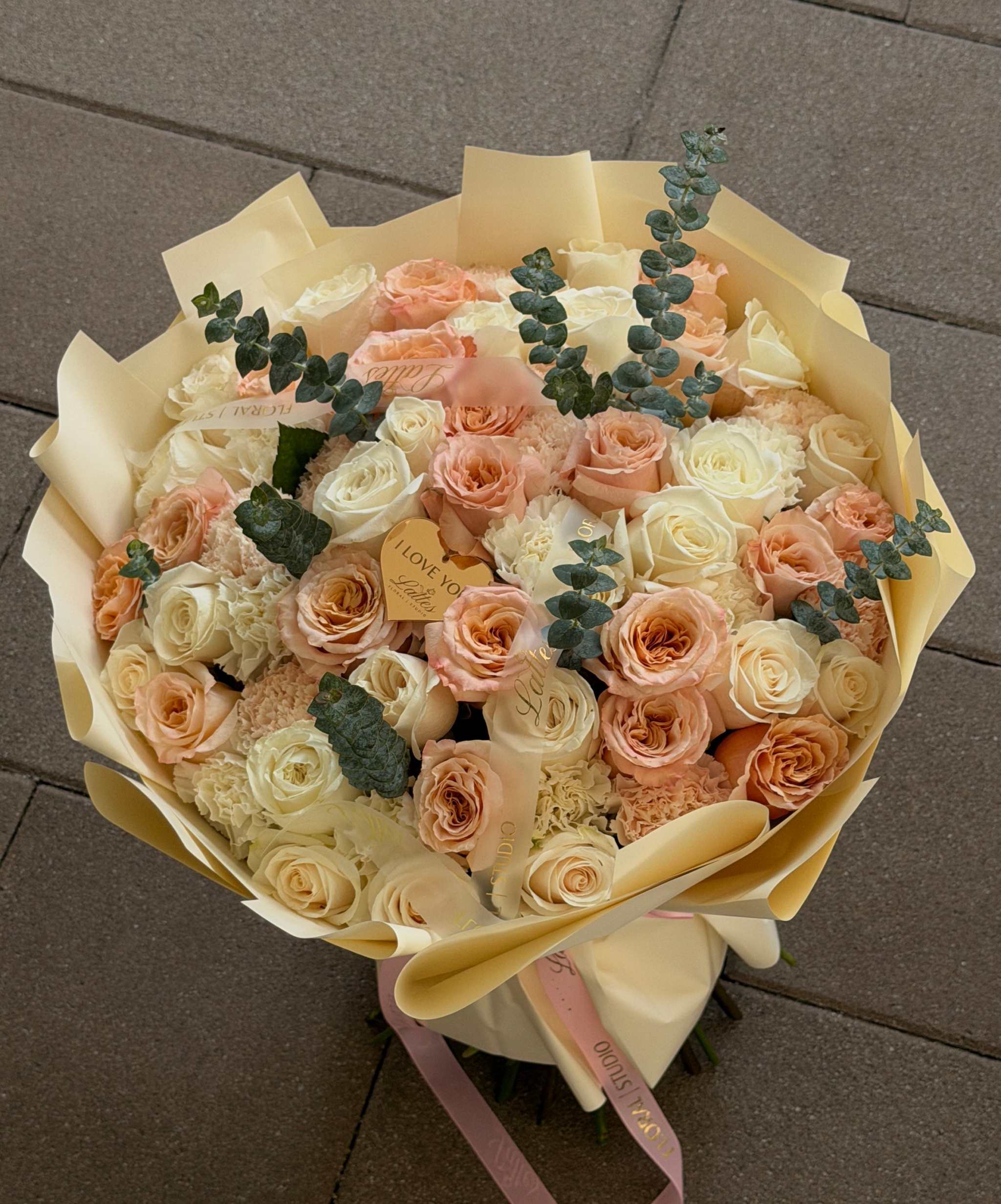 Peach Cloud – Peach and White Roses Bouquet