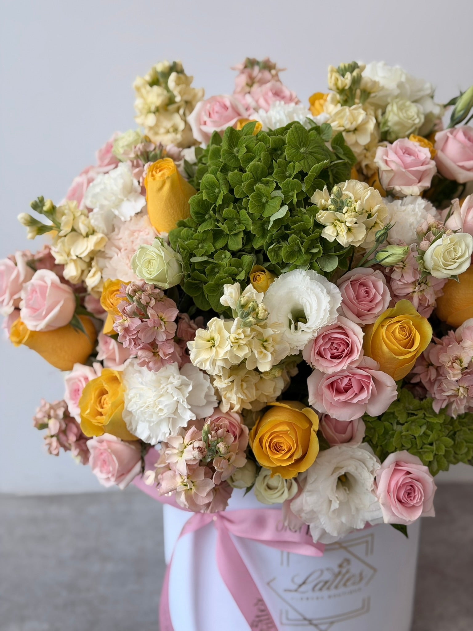 Golden Sunrise – Flower Box with Roses, Hydrangea & Lisianthus