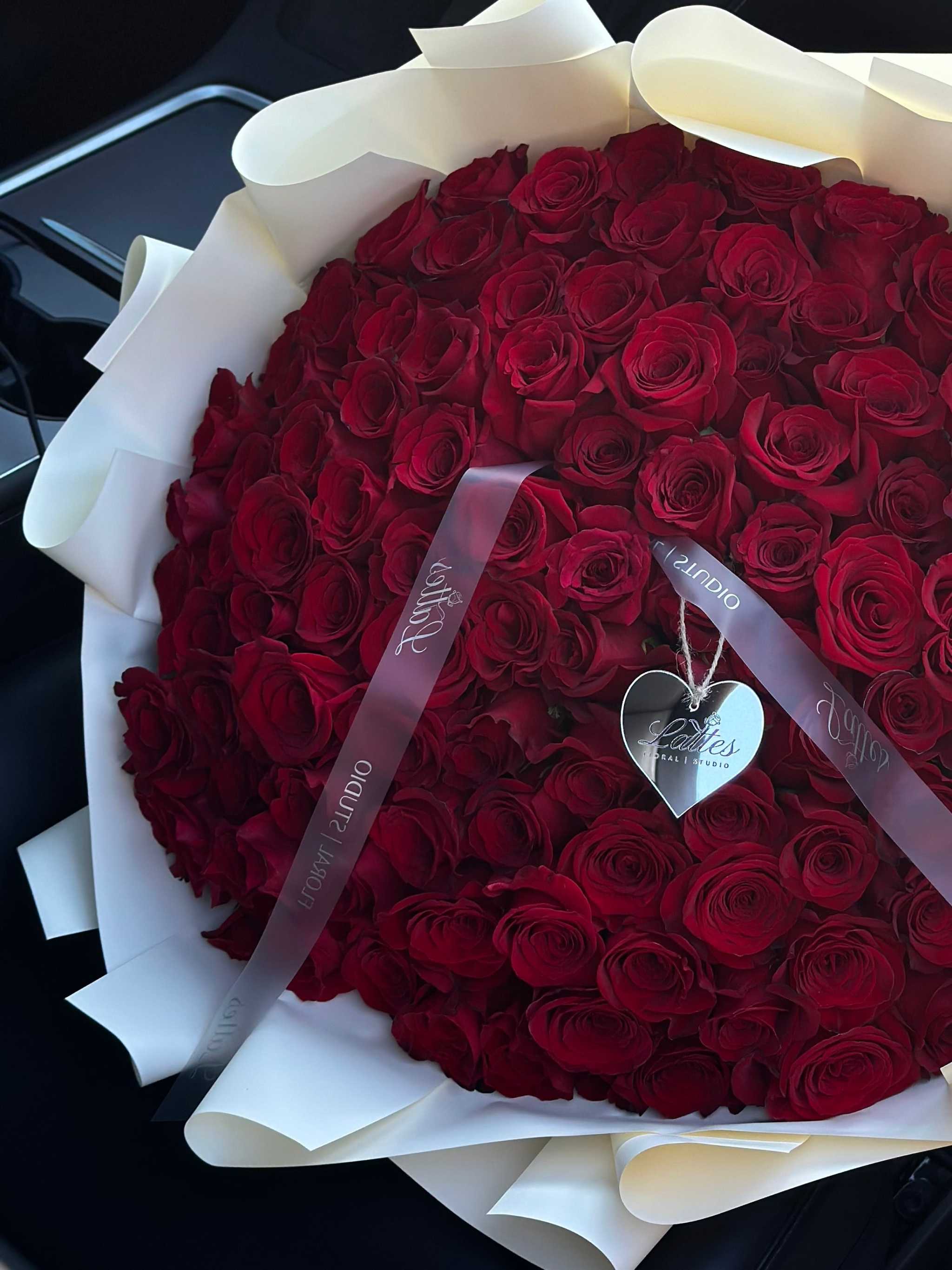 Luxury Red Roses Bouquet