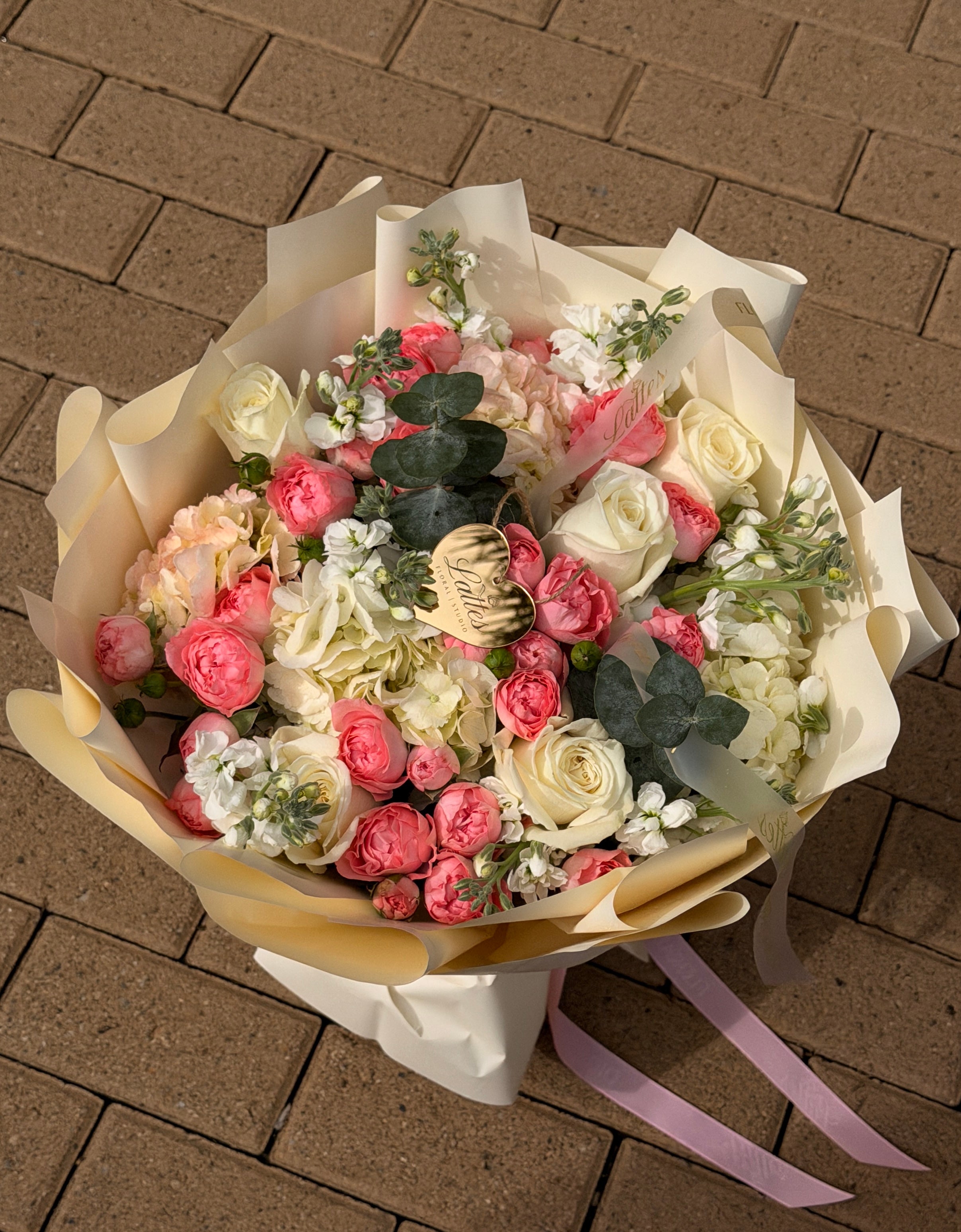 Blossom Delight – Pink & White Flowers Bouquet