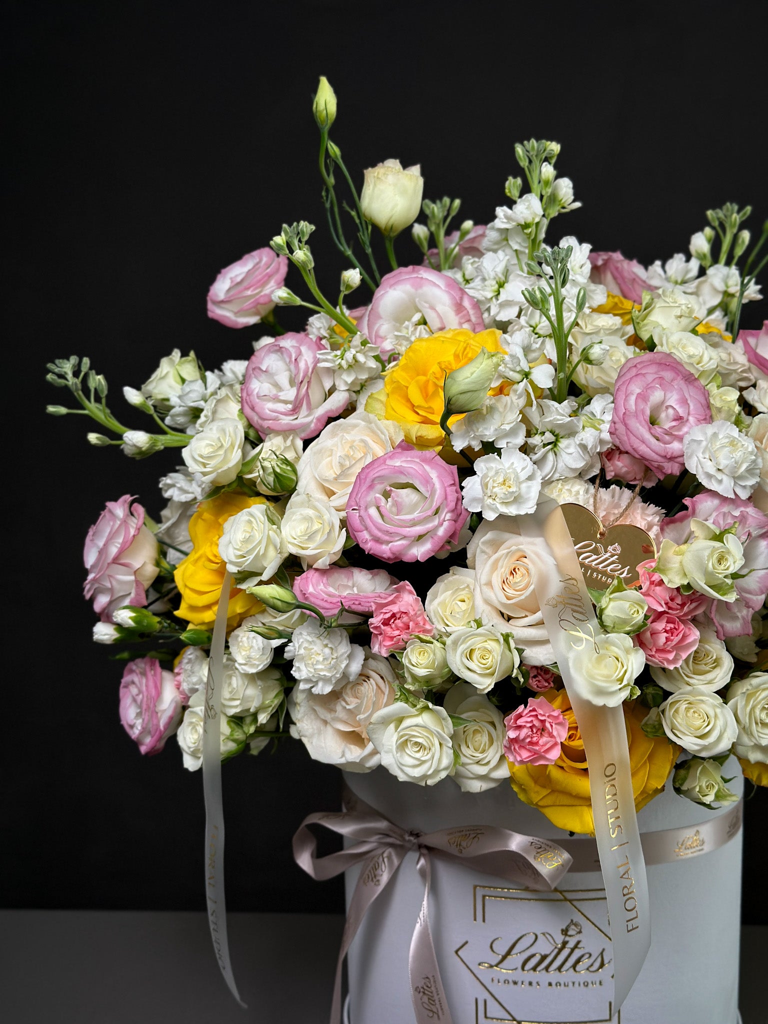 Pastel Garden – Flower Box with Pink Lisianthus, mix Roses