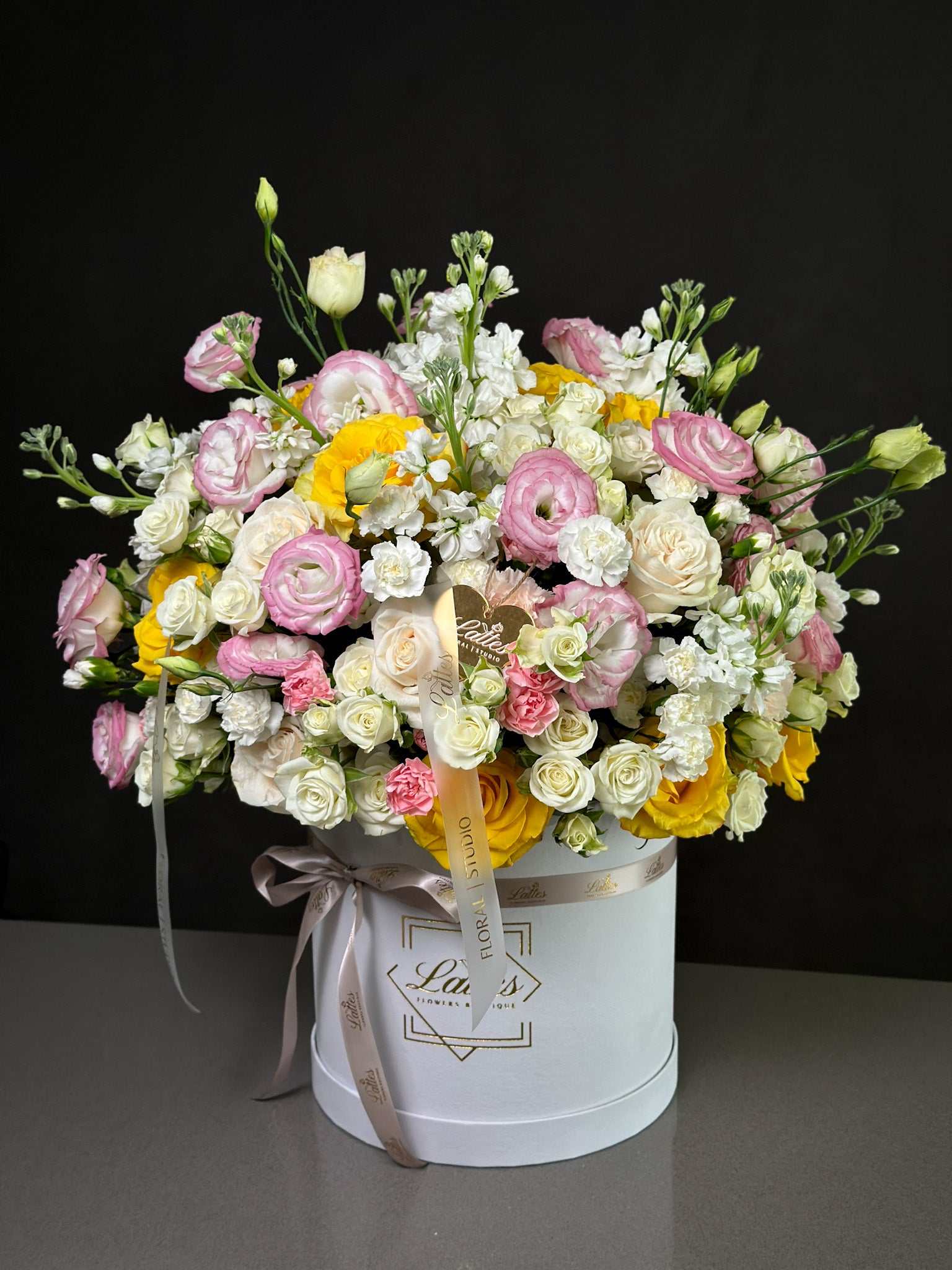 Pastel Garden – Flower Box with Pink Lisianthus, mix Roses