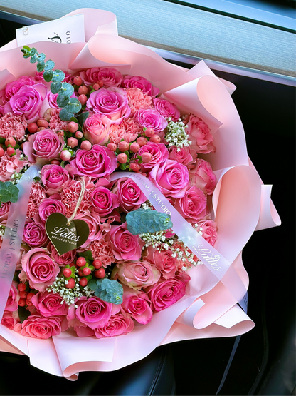 Pink Symphony – Roses and Berries Bouquet