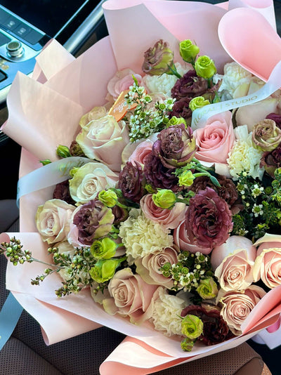 Mocha Blush – Pink & Brown Lisianthus Bouquet