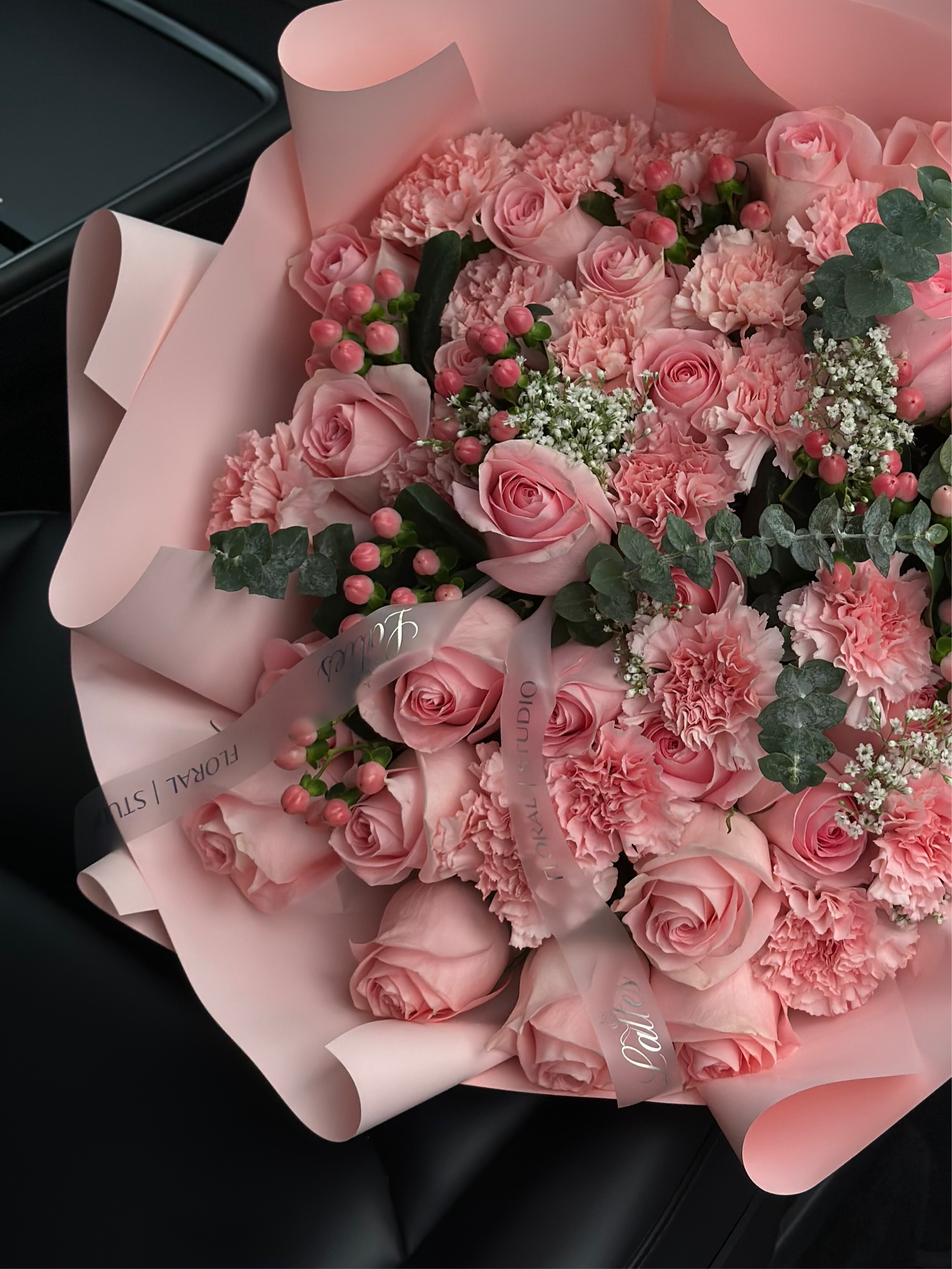 Rose Melodie – Pink Roses and Carnations Bouquet