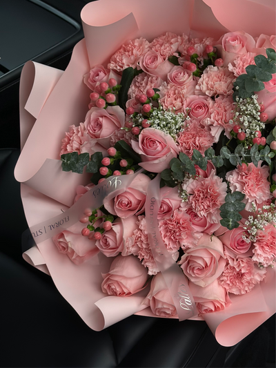 Rose Melodie – Pink Roses and Carnations Bouquet