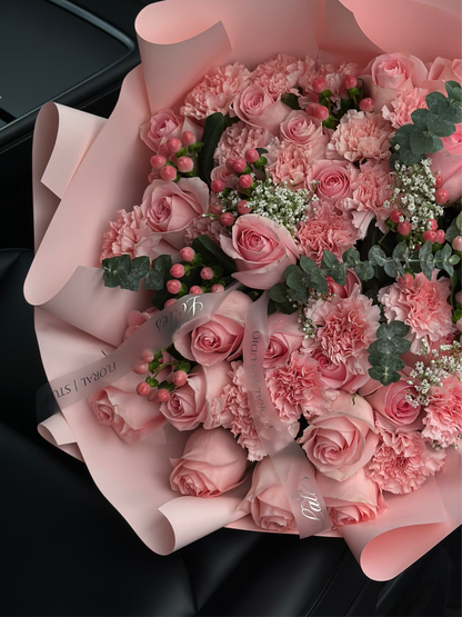 Rose Melodie – Pink Roses and Carnations Bouquet