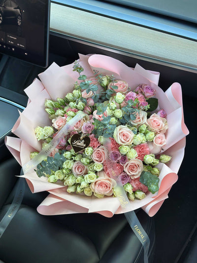 Rosy Mist – Pink and White Spray Roses Bouquet