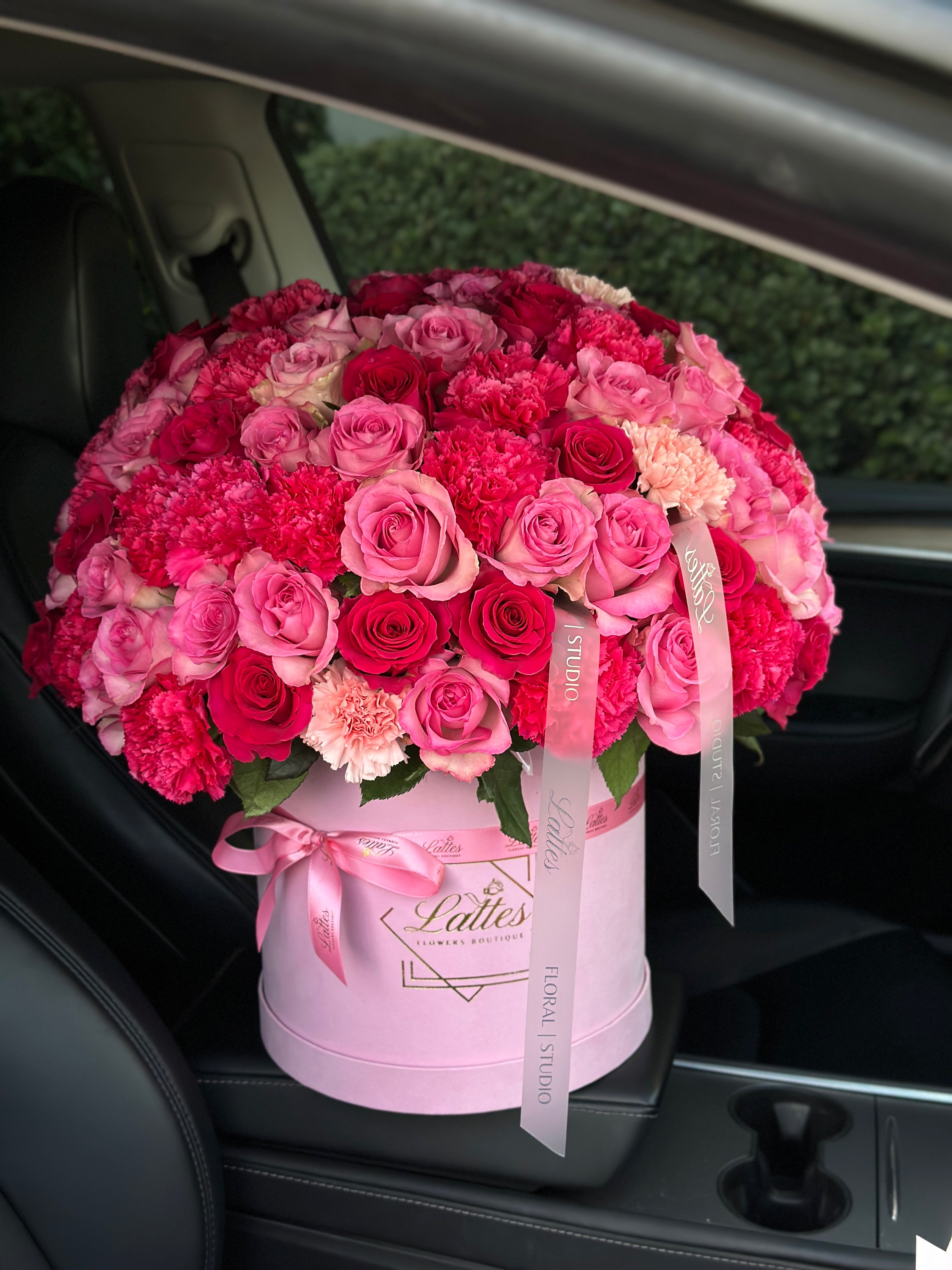 Blushing Charm – Pink Roses and Carnations in a Flower Box