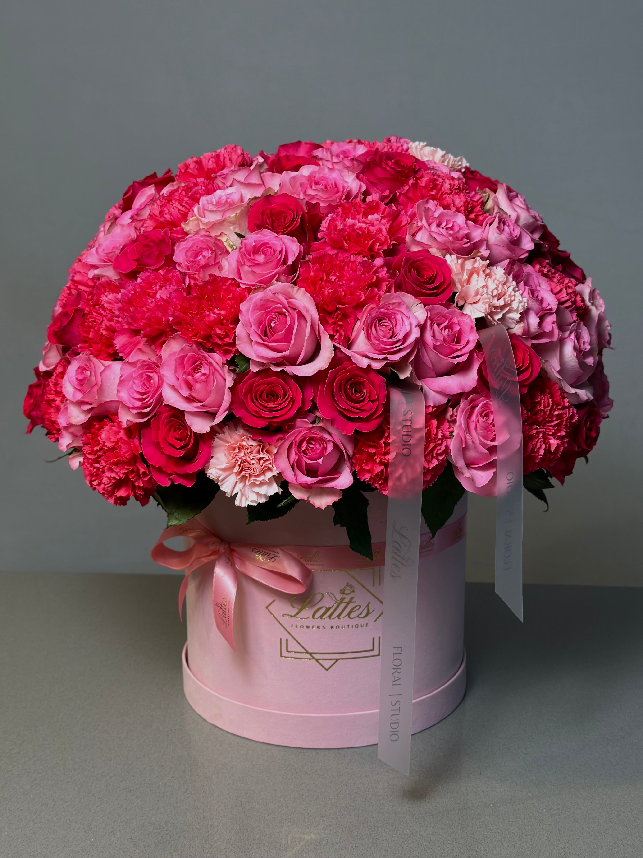 Blushing Charm – Pink Roses and Carnations in a Flower Box