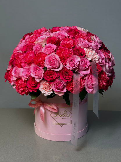 Blushing Charm – Pink Roses and Carnations in a Flower Box