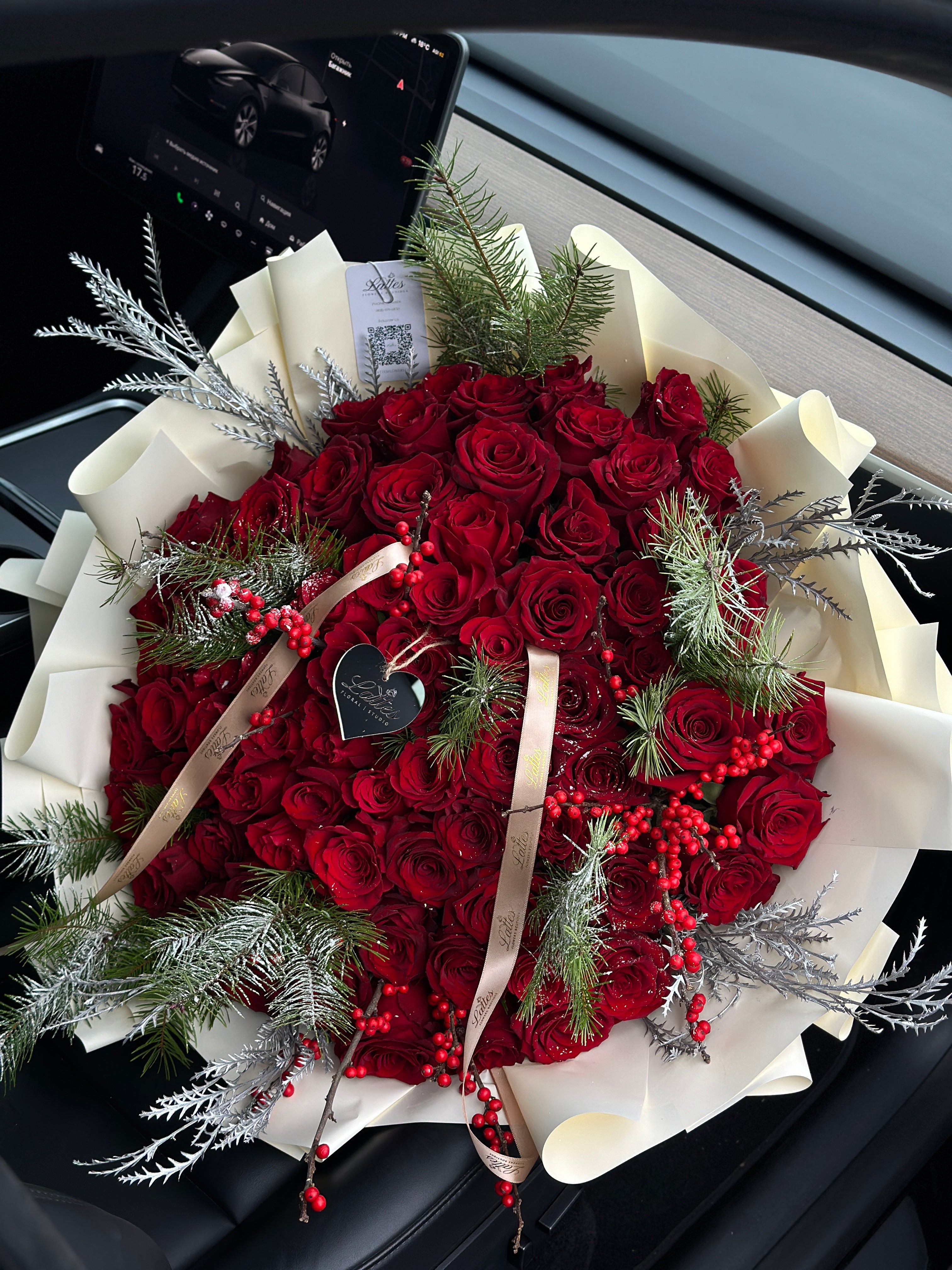 Crimson Wonderland – Festive Rose Bouquet