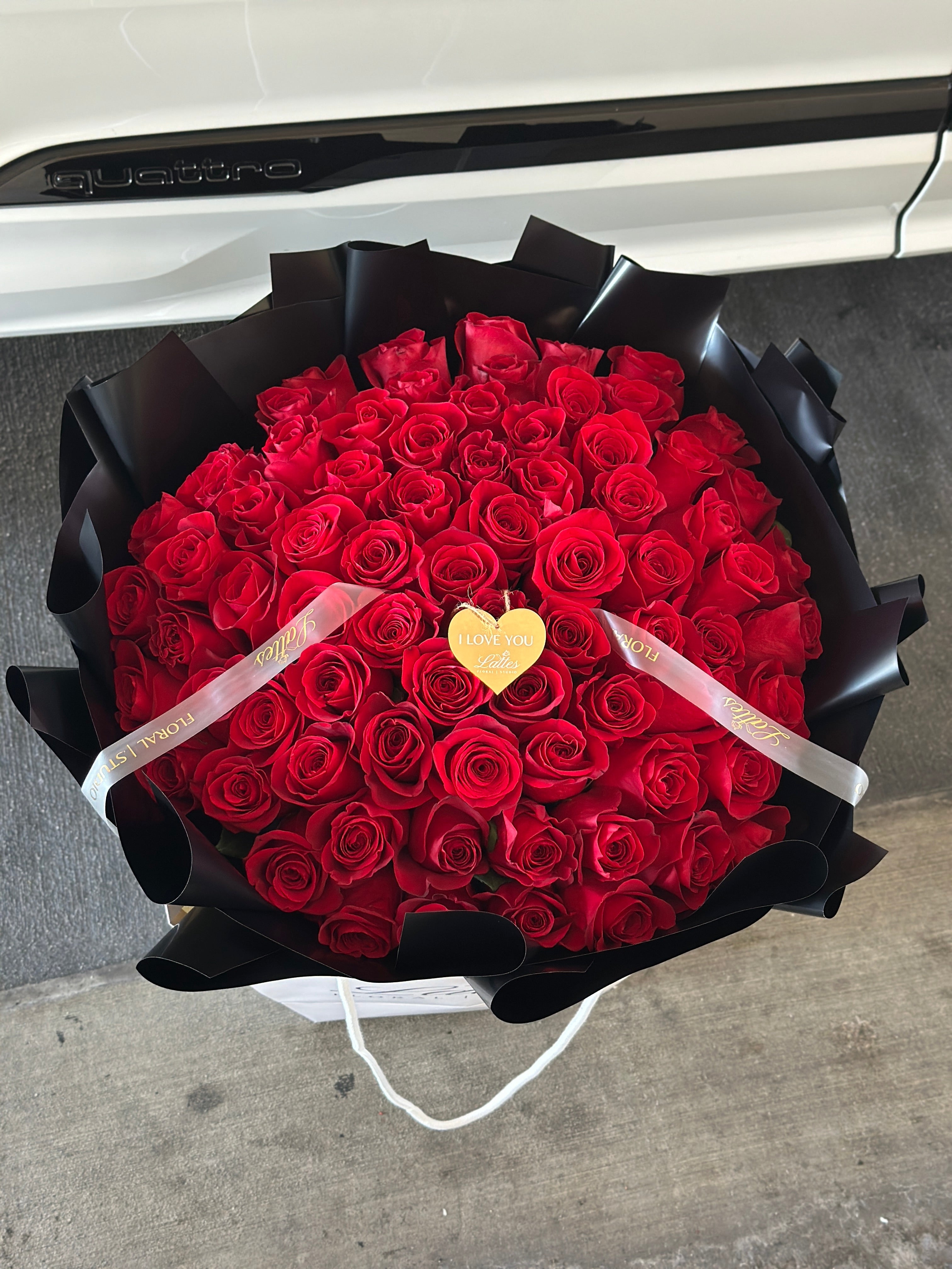 Luxury Red Roses Bouquet