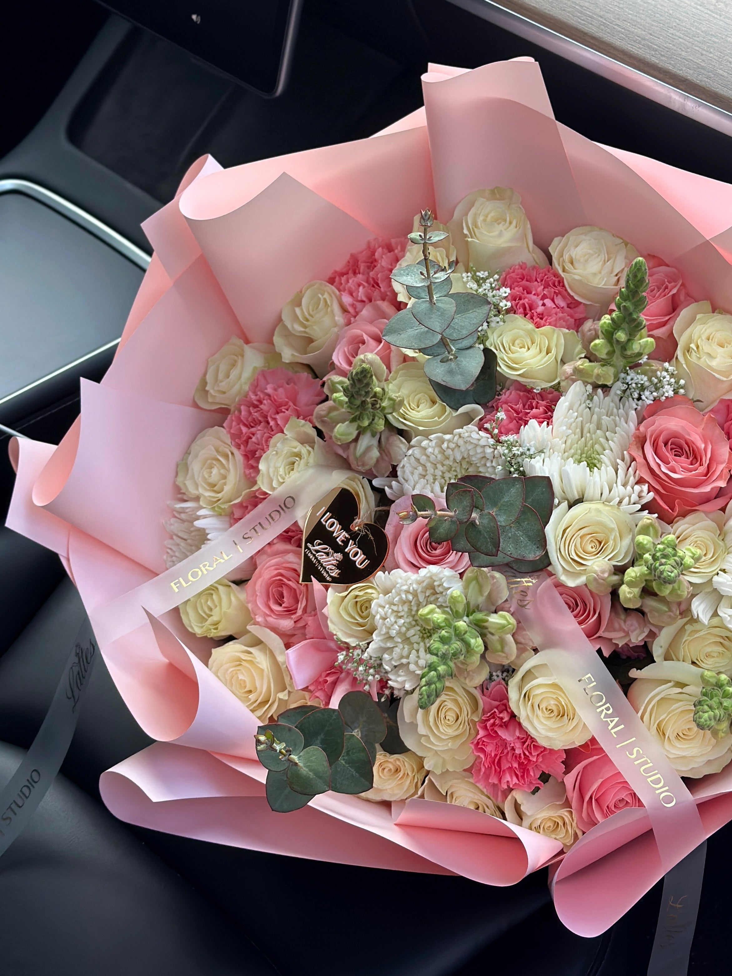 Sweet Bloom – Roses and Chrysanthemums Bouquet