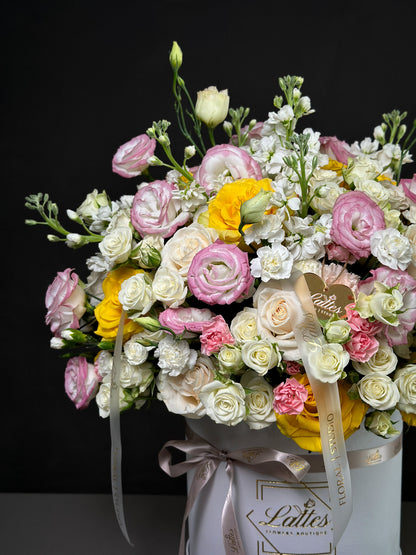 Pastel Garden – Flower Box with Pink Lisianthus, mix Roses